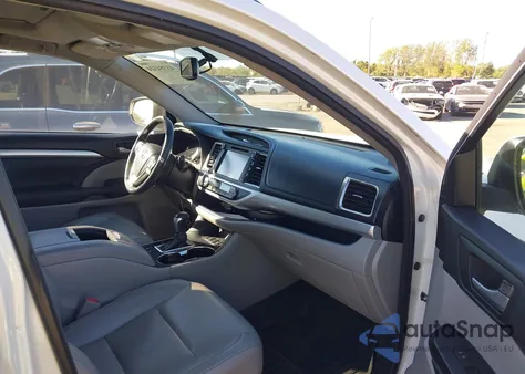 2015 Toyota Highlander Xle V6 z USA, uszkodzony, nr VIN 5TDJKRFH9FS128582